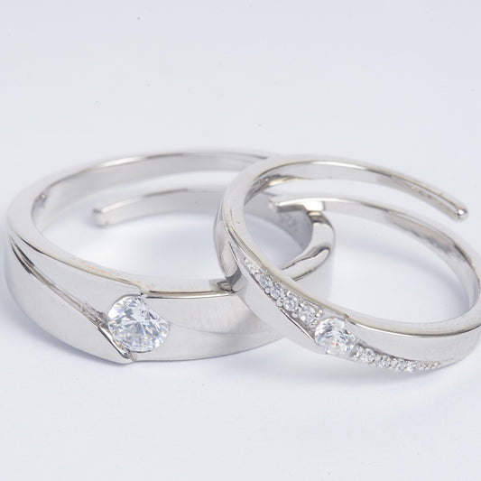 STERLING SILVER HALLMARKED CLASSIC ADJUSTABLE COUPLE BAND WITH ZIRCON STUD