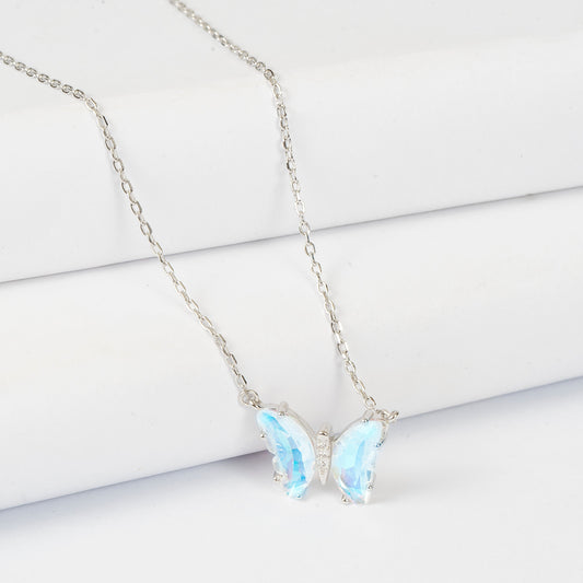 BEAUTIFUL BUTTERFLY CRYSTAL PENDENT