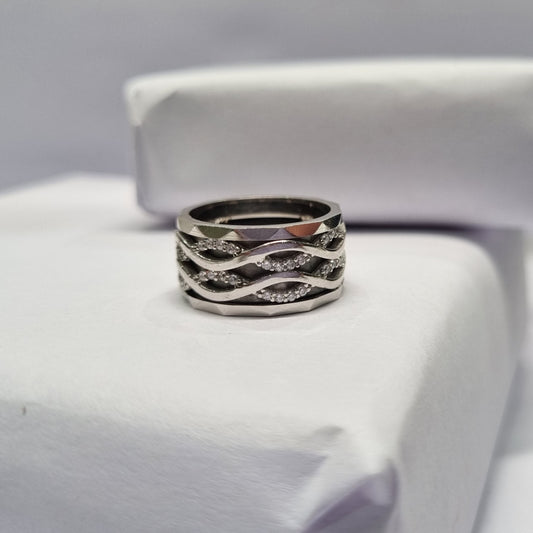 STERLING SILVER HALLMARKED INFINITY ZIRCONIA BAND RING