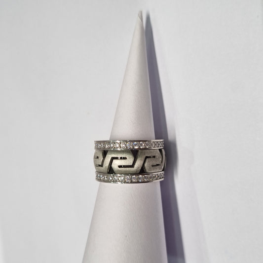 STERLING SILVER HALLMARKED VINTAGE EUROPEAN STYLE RING WITH ZIRCON