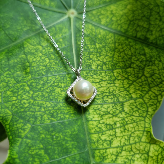 Sterling silver shimmering white pearl cushion shaped zirconia pendent and chain