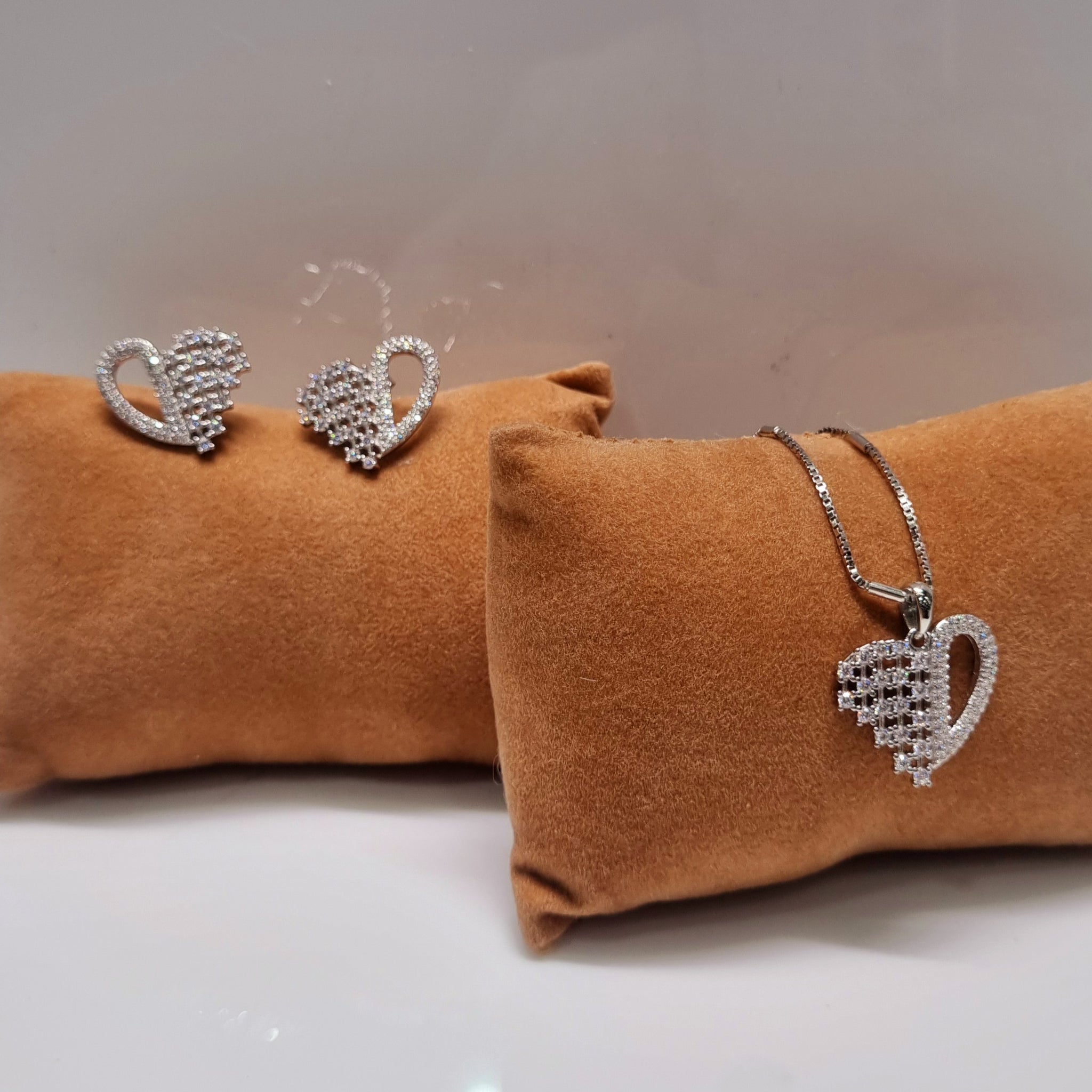 STERLING SILVER DIGITAL HEART PANDENT SET