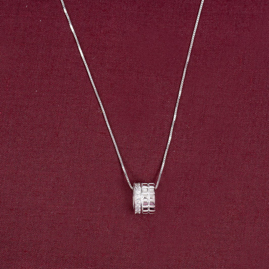 SILVER CHAIN WITH RING PENDENT