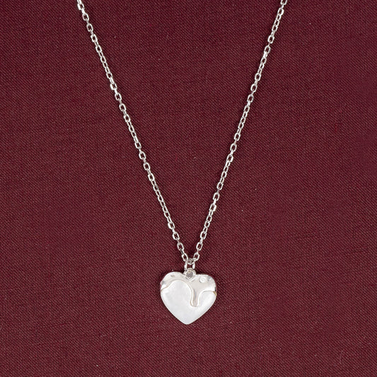 SILVER MOP HEARTSHAPED PENDENT WITH CHAIN