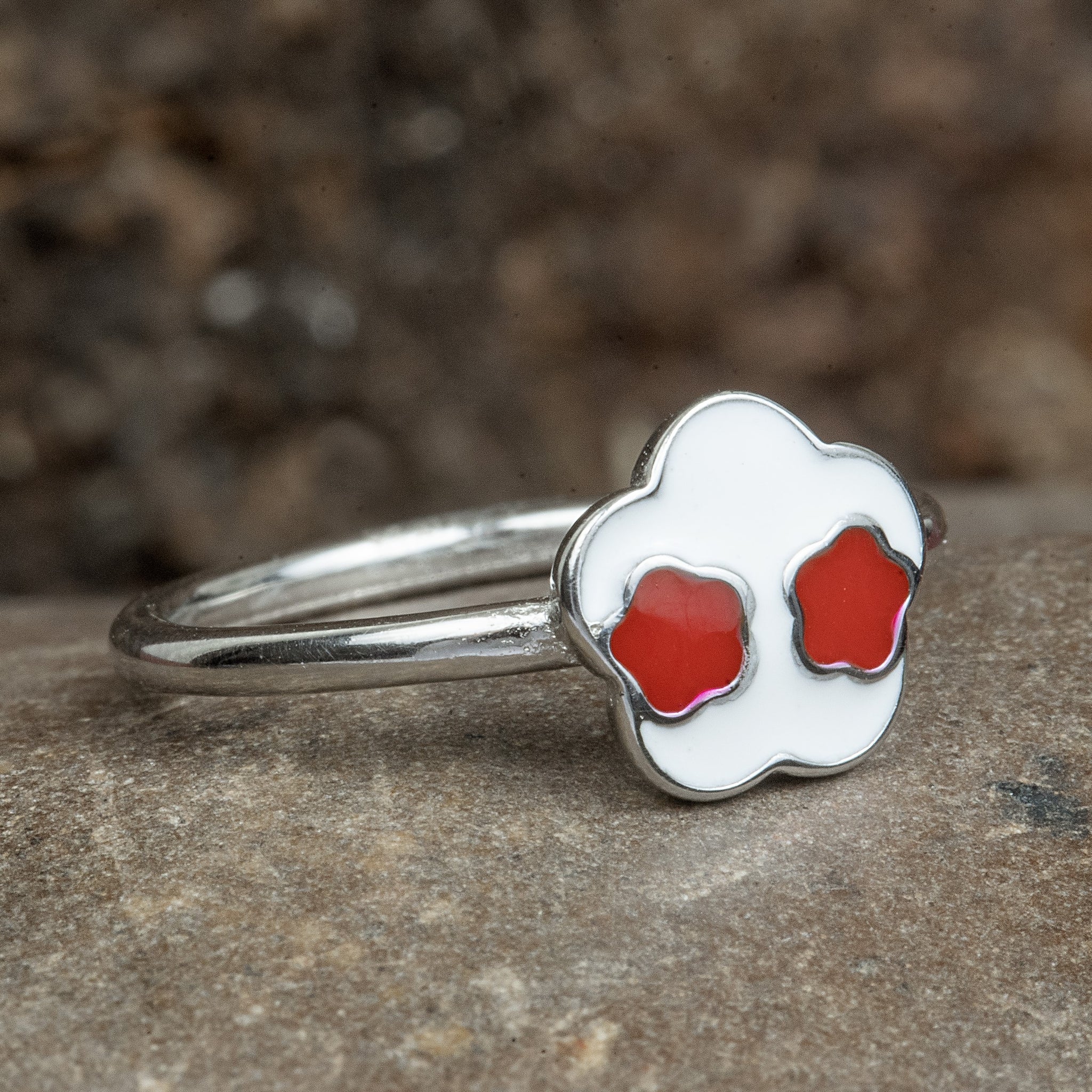 SILVER NATORIOUS RED EYE WITH WHITE ENAMELED FLOWER RING FOR KIDS