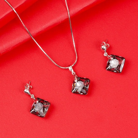 STERLING SILVER BLACK CRYSTAL SWAROSKI IN SQUARE SHAPE PANDENT SET