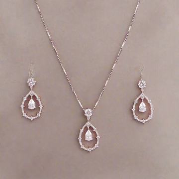 STERLING SILVER TEARDROP ZIRCON STUDDED CHAIN PANDENT SET